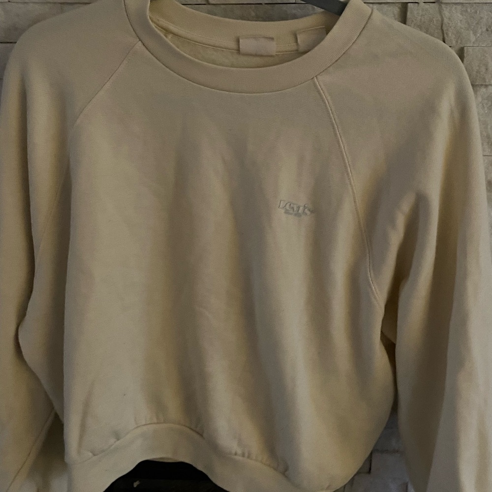 yellow crew neck, worn once. very good condition, soft and comfortable